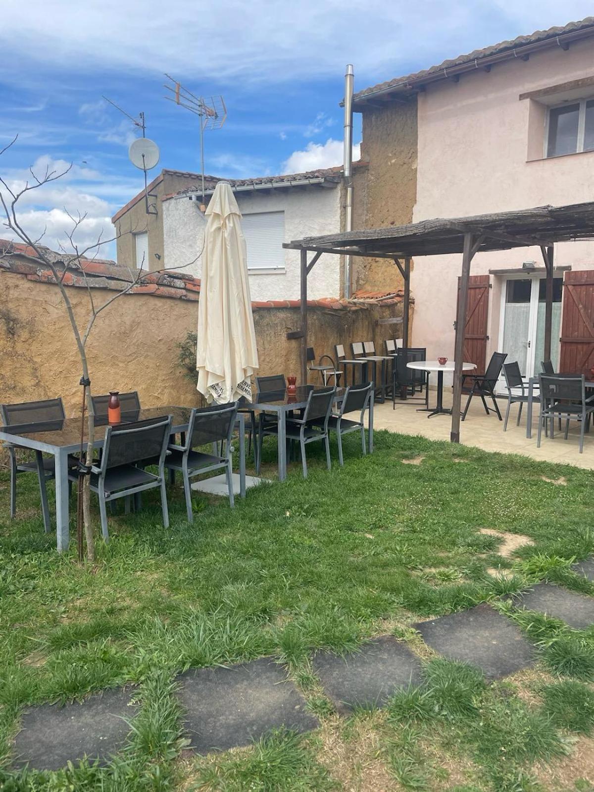 Las Hadas Albergue -Solo Para Peregrinos - Vegano -Bar Reliegos Exterior foto