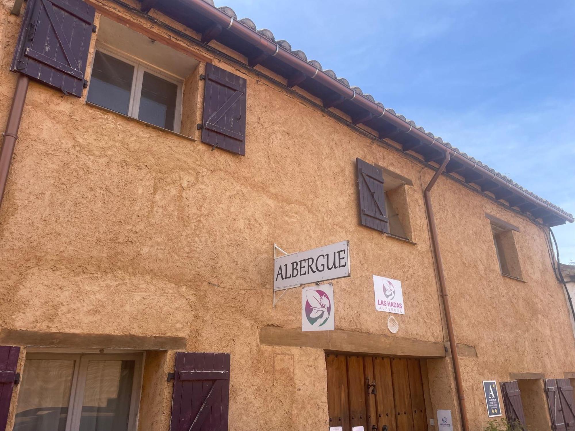Las Hadas Albergue -Solo Para Peregrinos - Vegano -Bar Reliegos Exterior foto
